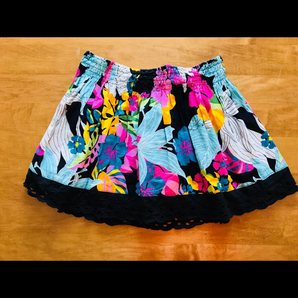 Zara Trafaluc TRF Floral Mini Skirt Fits like XS/S